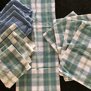 Table runner, dinner place mats, cloth napkins